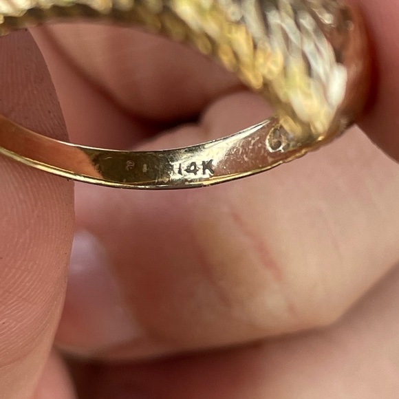 14k Gold Ring - Picture 5 of 6
